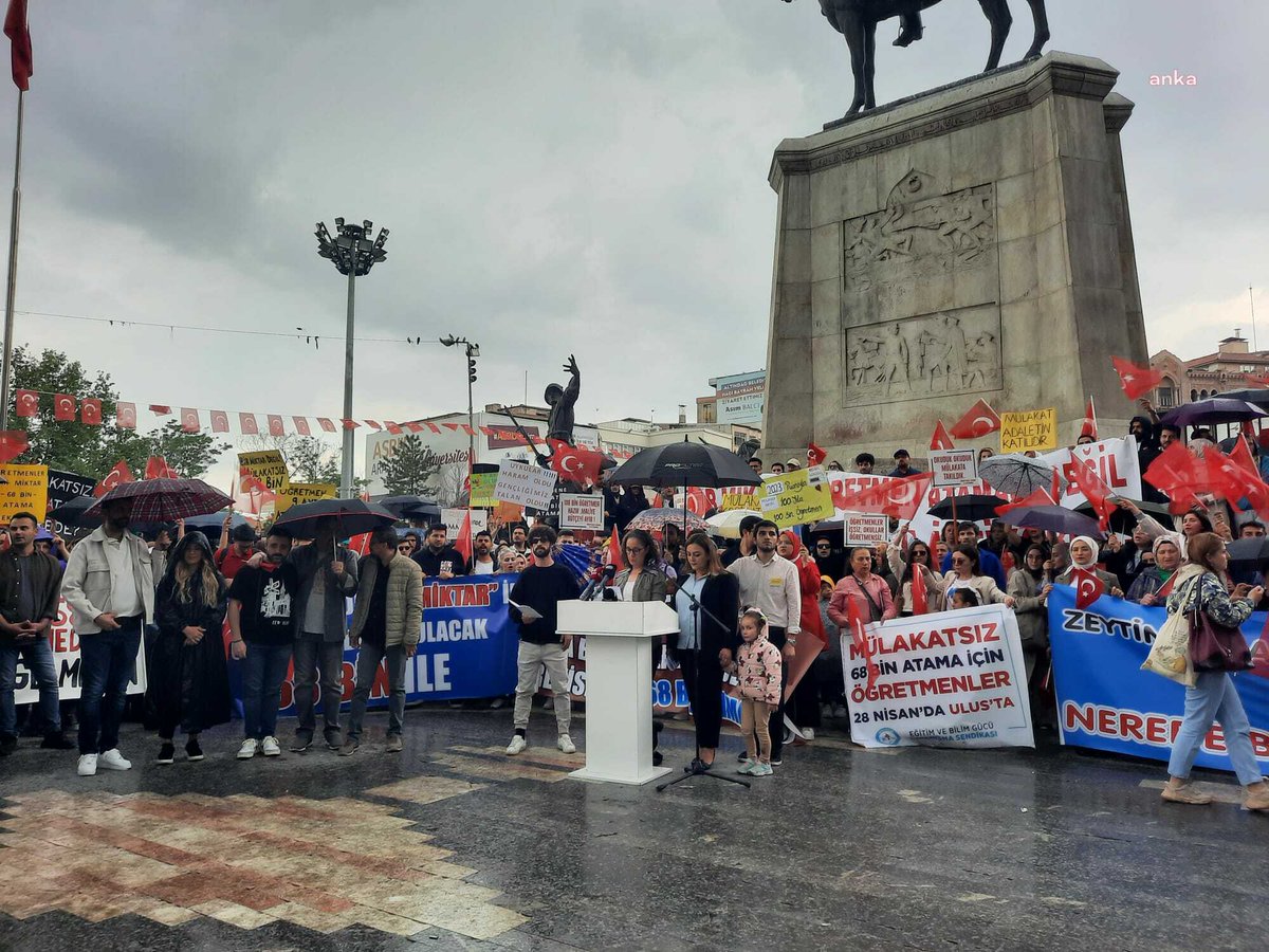 Atanamayan öğretmenler Ankara’da eylem yaptı #Mülakatsız68BinÖğretmenUlusta #atanamayanöğretmenler #meb mektepligazete.com/haber/detay/at…