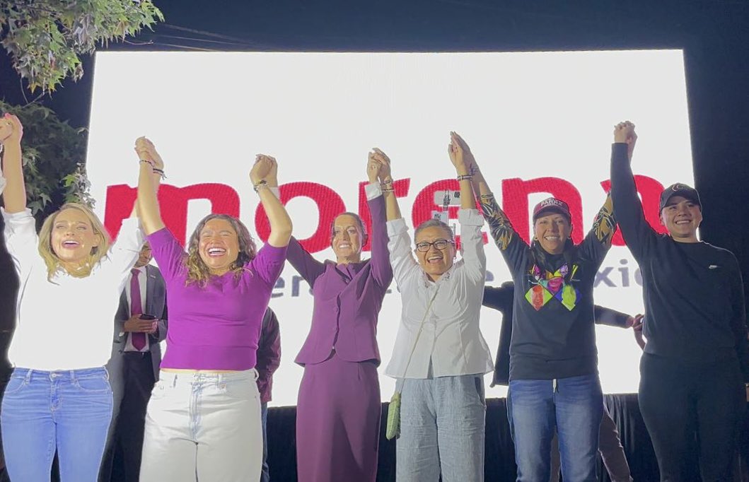 #BuenasNoches, Acompañamos a Claudia Sheinbaum en su 2o. debate. Nuevamente sale victoriosa y demuestra ser la única opción para gobernar este país 🇲🇽 y continuar con el 2o. piso de la 4T. Este próximo 2 de junio salgamos a votar todo Morena para lograr el triunfo . 💪❤️#LaDra