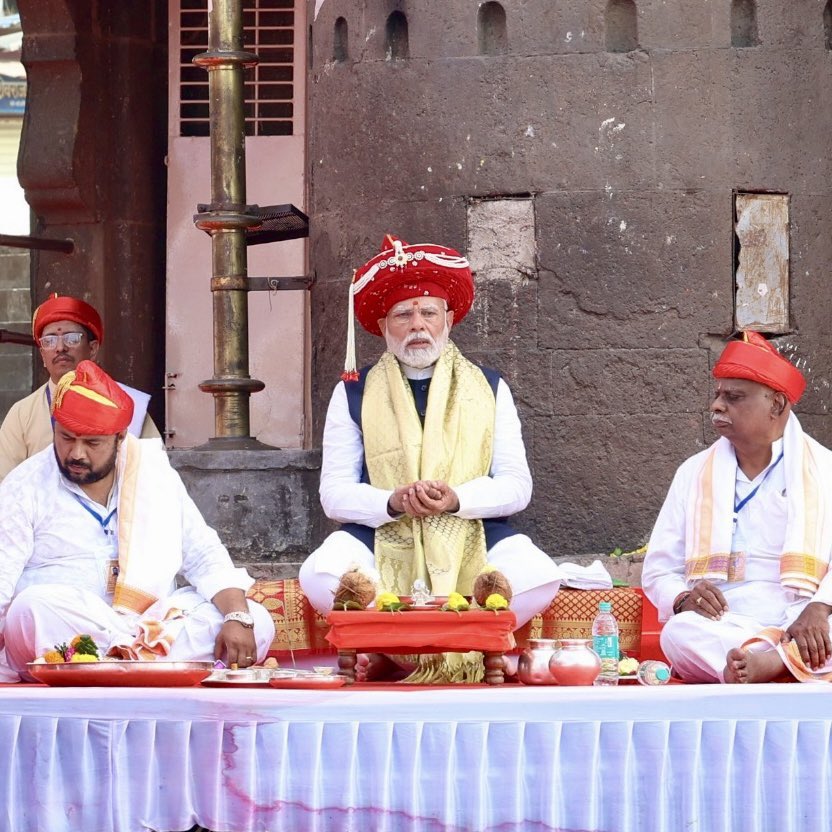 ज्या पुण्यनगरीत छत्रपती शिवरायांनी सोन्याचा नांगर फिरवला त्या शहराला समृद्धिकडे नेणाऱ्या आदरणीय पंतप्रधान नरेंद्र मोदी जी यांचे पुण्यात हार्दिक स्वागत. #PradhanSevakInPune #MurlidharMohol4Pune