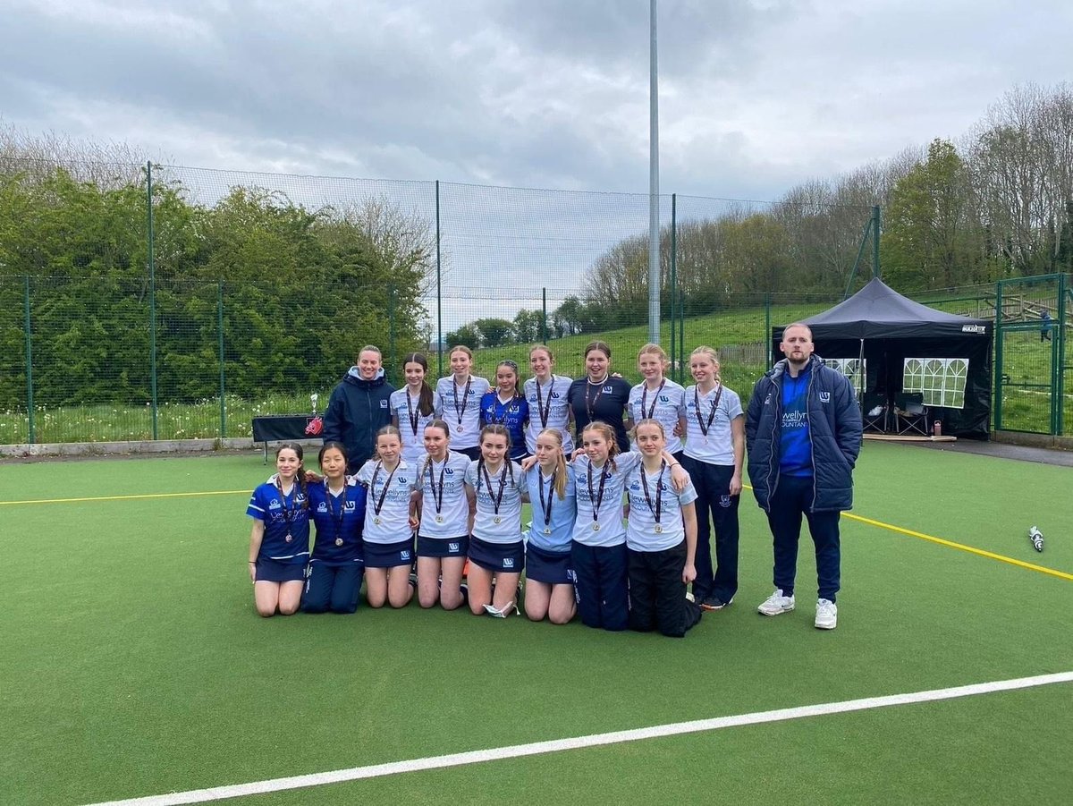 U16 girls finished Welsh Cup runners-up with 2-2 tie vs Penarth, 1-1 draw vs Erilas, and 7-0 win vs Bangor, no losses. Congrats Penarth on winning the cup! 🏆 #WelshCup #U16Hockey