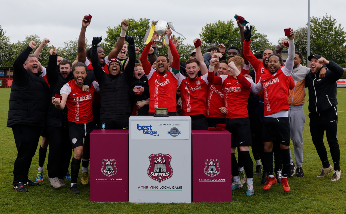 The @bestbadges Suffolk Sunday Cup Final | @MightyKitchFC have to come from behind versus @MHFCFerals to lift the cup for a fourth time... rb.gy/kpfffs #SFAcountycups #AThrivingLocalGame