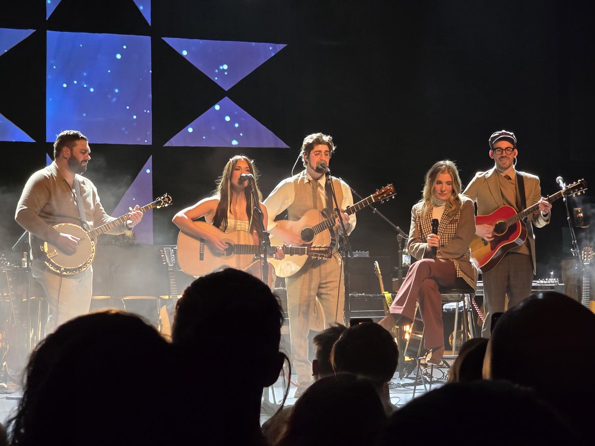 KaceyConnect's tweet image. Kacey with some of the band members ☘️