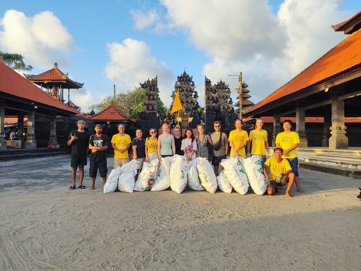 OKL SL Cornerstone Adventure: Pengabdian sosial kepada Masyarakat bareng TrashHeroCanggu, bersih2 sampah di Batu Bolong.

#oklstreetlibrary #aktivitassosial #literasi #sdg4 #Indonesia #sdg1 #sdg2  #SDGs #sdg7 #sdg3 #sdg13 #sdh14 #sdg15 #trashhero  #Volunteer