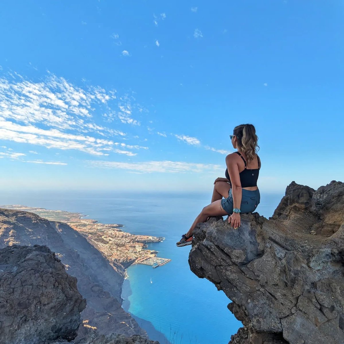 Is this the best viewpoint in Tenerife?? 😍

#elbujero #losgigantes #tenerife #hikingtenerife #hiddengems #traveler #travelphotography #traveltheworld #wanderlust #hiking #exploretheworld #adventuregirls