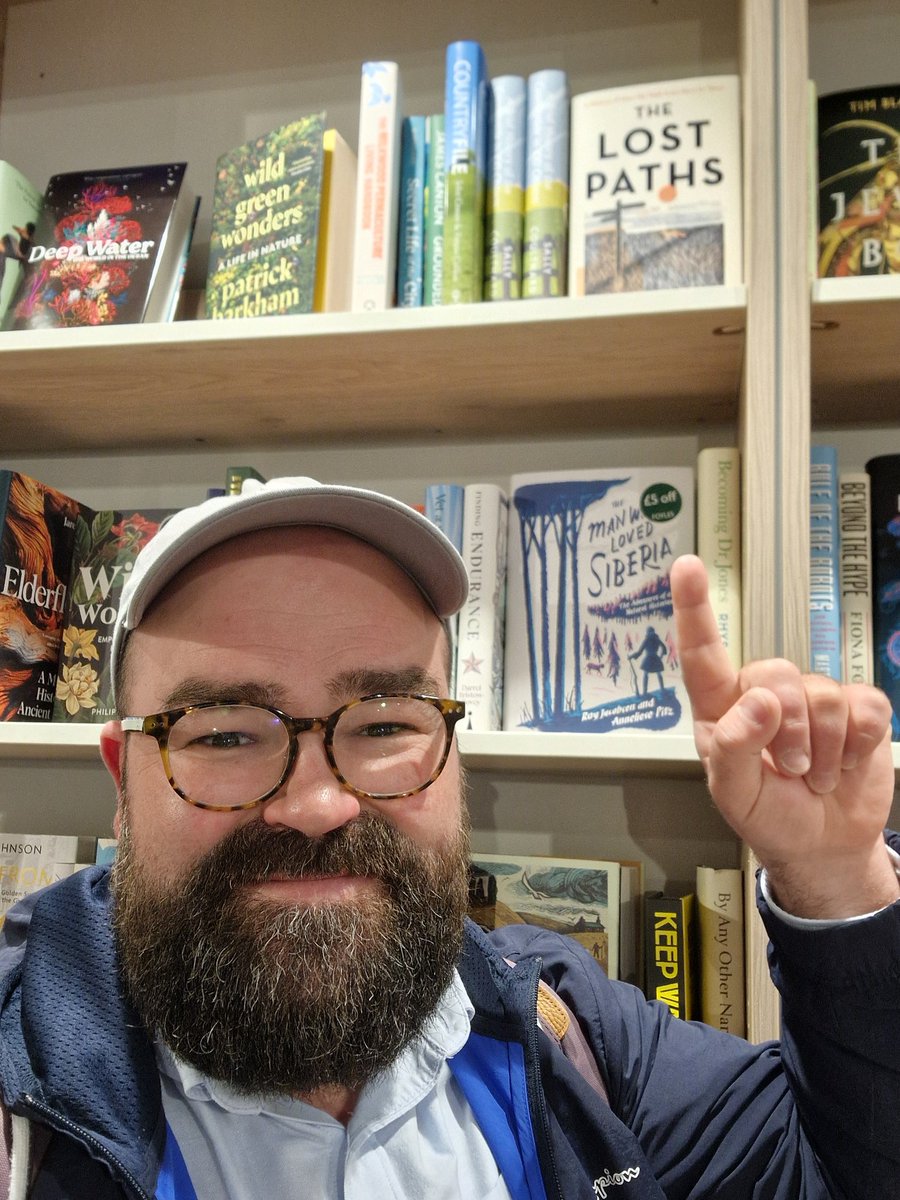 Seeing The Lost Paths, sitting right there on the shelves of wonderful bookshops, is just 🤯😁. These photos (some of which I've been sent by my lovely friends) are from the National Theatre bookshop, Sherlock & Pages, Daunt Books, and Foyles.