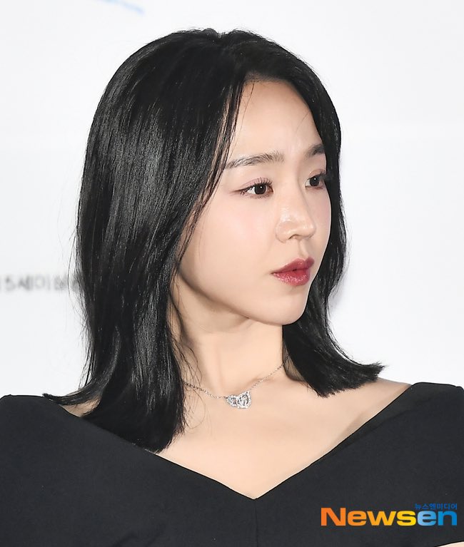 <그녀가 죽었다> 언론배급시사회 신혜선

머리 잘랐어🫢🫢

#신혜선