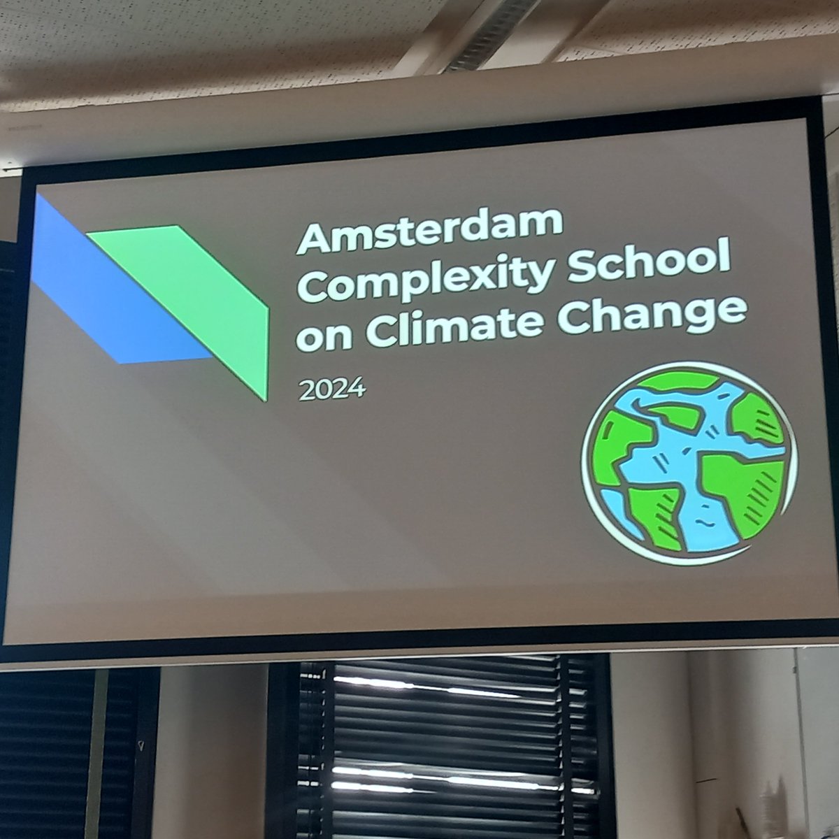 Very excited for the start of the first ever Amsterdam Complexity School on #Climate Change @AmsterdamCSCC I'll be shareing insights from the week I this thread 🧵 #Science