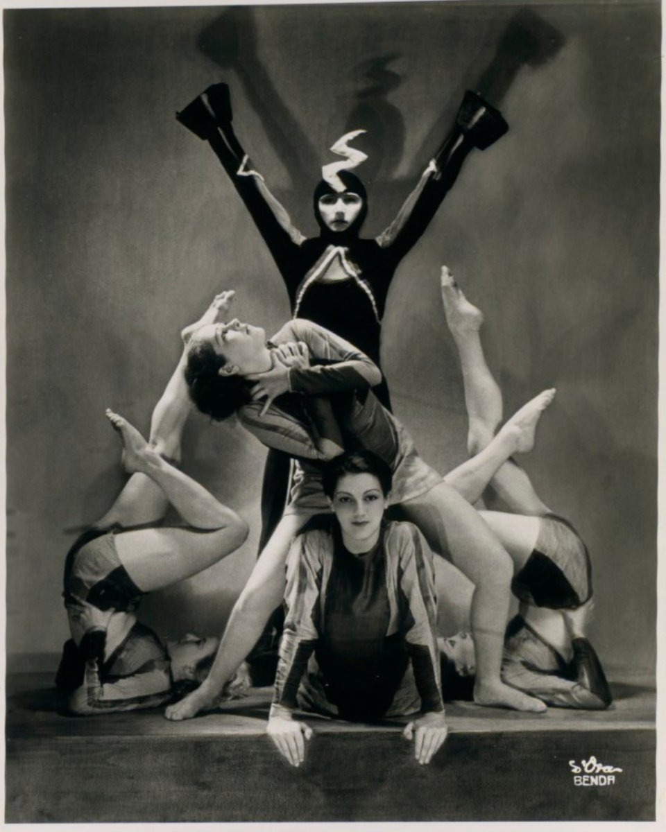 Dancing our way back through history for #InternationalDanceDay 💃 Gertrud Bodenwieser was a European choreographer, teacher and dancer who revolutionised modernist dance in Australia. More: bit.ly/3jD4qvW 📸 National Library of Australia obj-234841729