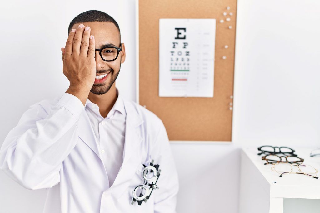 There are many interesting careers in eyecare and eye wear, with entry at all levels. Whatever your background and interests, you can take your next steps into an eyecare career. buff.ly/3uUihFg   

#CareersInEyecare #Careers #Eyecare #CareersThatMatter
