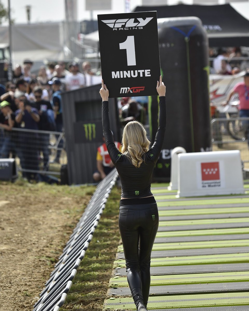 ONE MINUTE 🗣️ Now we are ready for another #MonsterGirlMonday 💚 😍 #MXGP #Motocross #MX #Motorsport #Monster