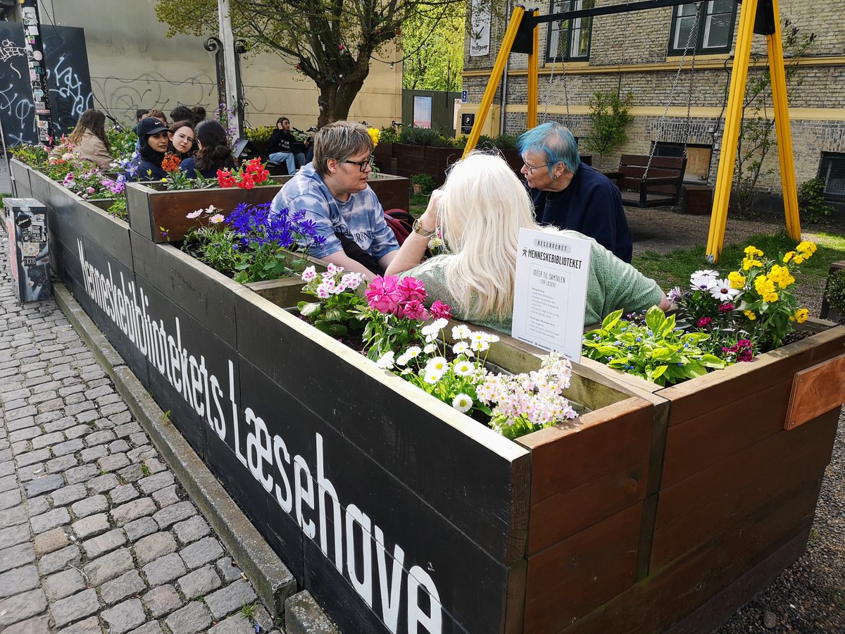 TheHumanLibrary's tweet image. Thank you to all the books, librarians and readers, that showed up for the opening of our Reading Garden in Copenhagen this weekend. Join us the next 26 Sundays for your chance to unjudge someone. #HumanLibrary #ReadingGarden #Copenhagen #OpenSundays #FreeForAll #UnjudgeSomeone