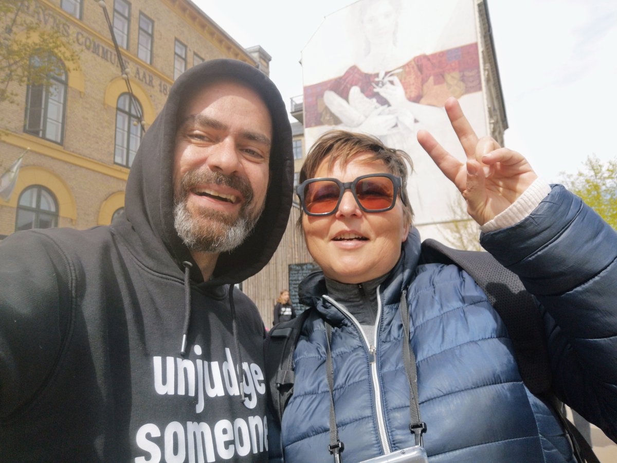 TheHumanLibrary's tweet image. Thank you to all the books, librarians and readers, that showed up for the opening of our Reading Garden in Copenhagen this weekend. Join us the next 26 Sundays for your chance to unjudge someone. #HumanLibrary #ReadingGarden #Copenhagen #OpenSundays #FreeForAll #UnjudgeSomeone