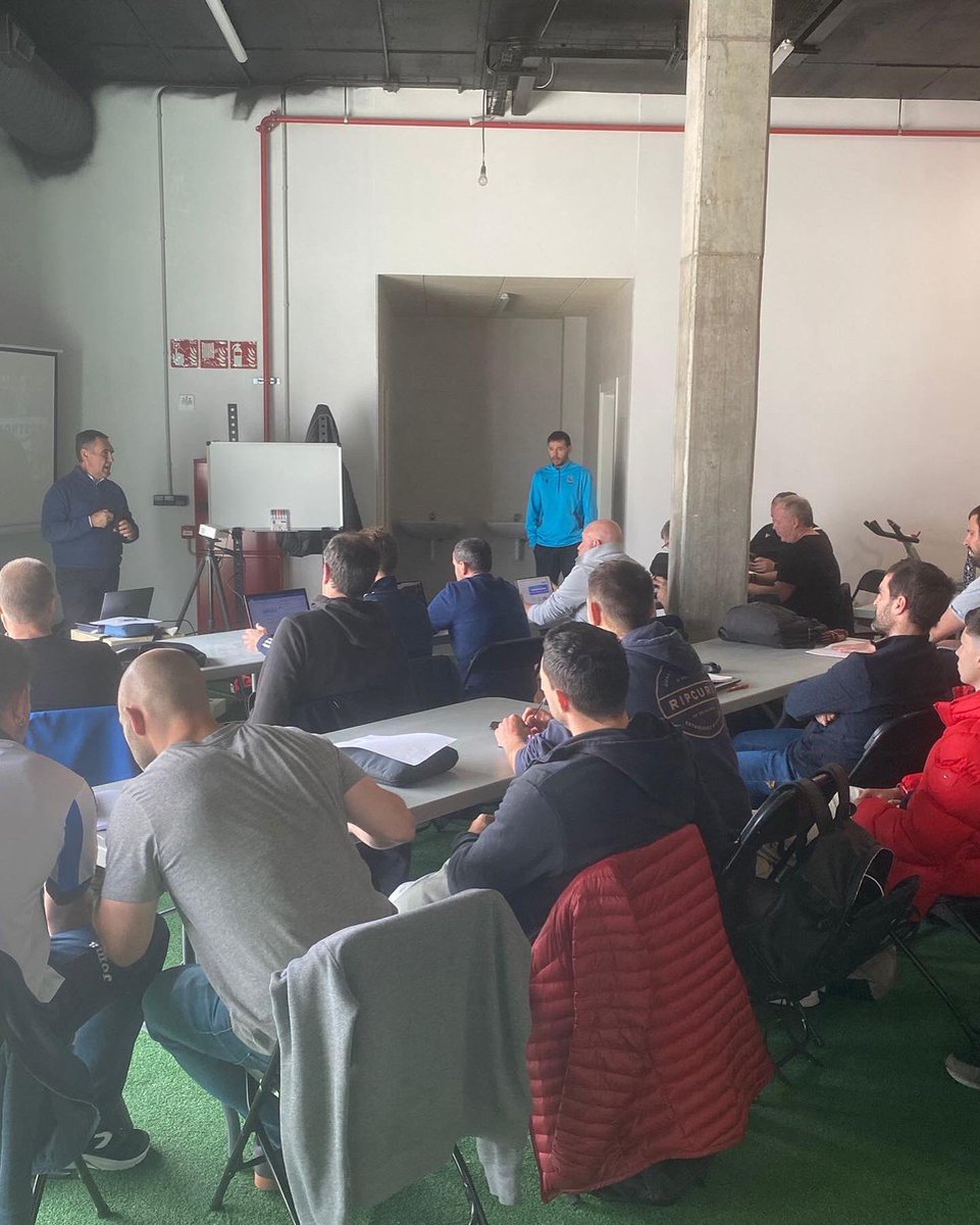 #DesarrolloRugby | Cursos de formación @eneeferugby XV, 7s, S&C, FIAD Las Federaciones @euskadirugby @fegarugby @rugby_comvalenciana @andorrarugby @ferugby realizaron este fin de semana sus cursos orientados a las distintas especialidades y estamentos Más formación mejor rugby