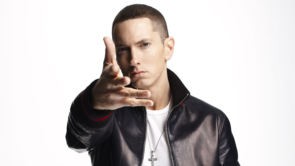 Eminem เซอร์ไพรส์ประกาศชื่ออัลบั้มใหม่ The Death of Slim Shady (Coup de Grâce) ถึงแม้จะไม่มีการเปิดเผยข้อมูลมากนัก แต่ก็พอเดาได้ว่าอัลบัมจะมีความเชื่อมโยง Alter Ego ของ Eminem ที่สร้างชื่อไว้ในอัลบั้ม The Slim Shady LP (1999)