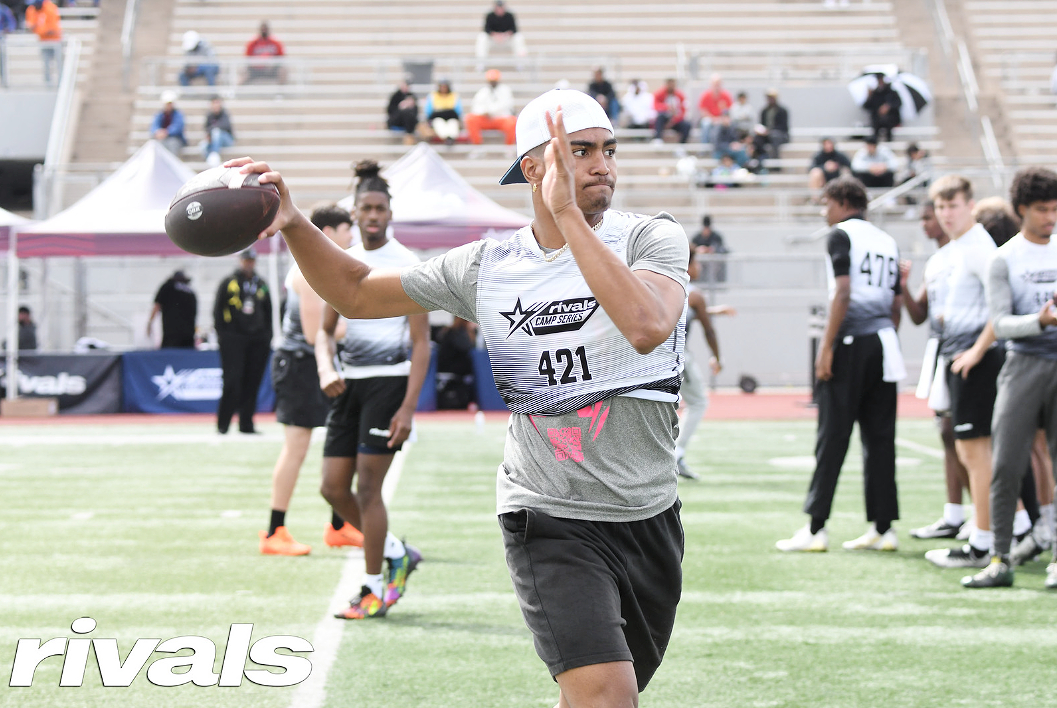 Nebraska, UCLA remain ‘toss up’ for 2025 four-star QB Madden Iamaleava (Warren): Click here: bit.ly/3Ui0vXh Madden will take official visits to both schools and his choice will ultimately come down to one factor. @MaddenIamaleava @WHSBearFootball @MrHawaii44 @TheRBCoach