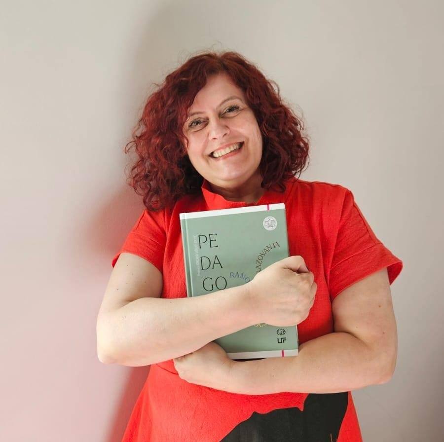 Sveučilišni udžbenik "Pedagogija ranog i predškolskog odgoja i obrazovanja", čija sam urednica je vani! Nas deset, s pet hrvatskih sveučilišta, je uspjelo!
Hvala svima, a najviše  Aniti Benčec Nikolovski i izdavačkoj kući ALFA.