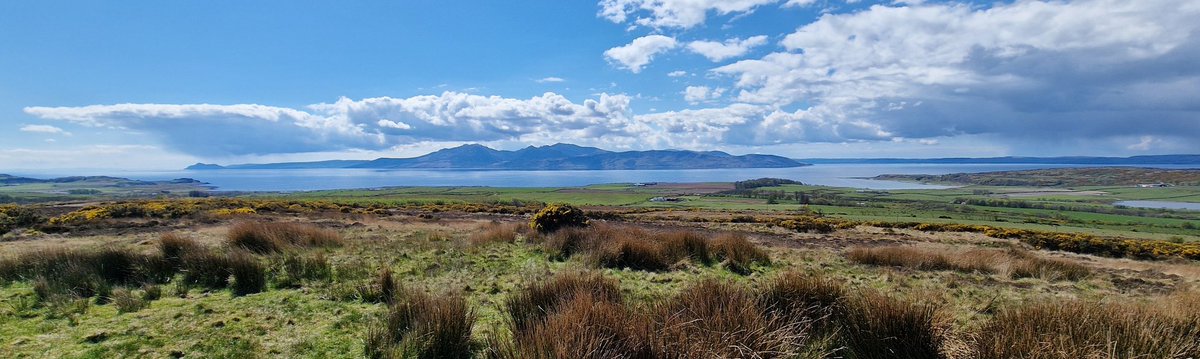 This had to be one of my favourite view points on the island, looking over to arran. Turn left 90° you see the Ayrshire hills, turn 90 again the cowal hills and 90 again the kintyre hills