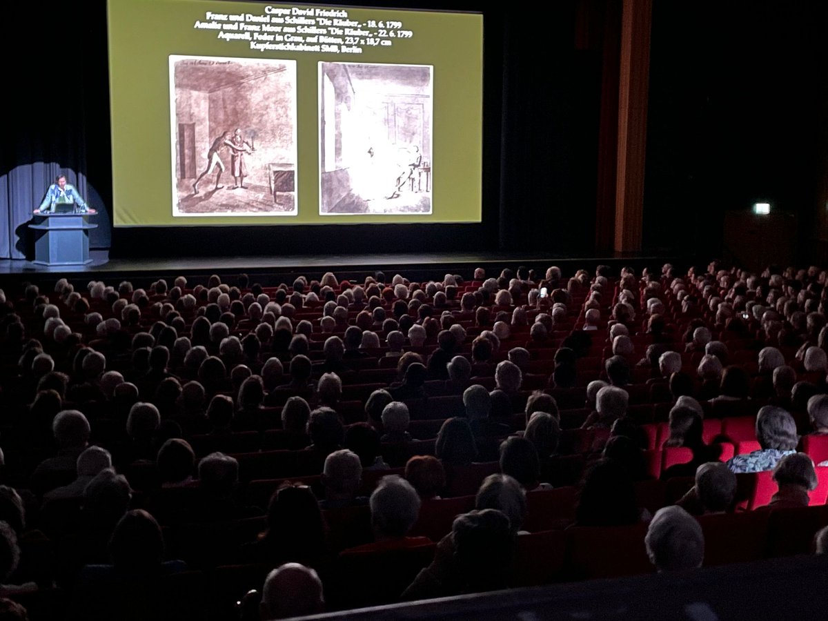 Der Kunsthistoriker Thomas R. Hoffmann weiß seine Zuhörer zu begeistern. Wer den Vortrag verpasst hat: 16. Mai, 17.30 Uhr „Malerische Dialoge - Berthe Morisot und Édouard Manet treffen Edgar Degas und Mary Cassatt'. Tickets uraniaberlin.reservix.de/p/reservix/eve…