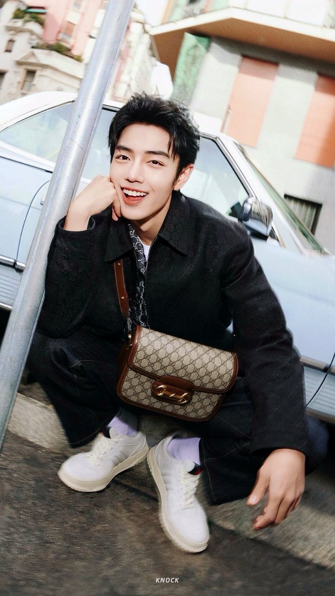 His smile here is so precious! 😚

It has the power to lift my mood immediately, so sunny ☺️☀️

#XiaoZhanxGucci 
#XiaoZhan