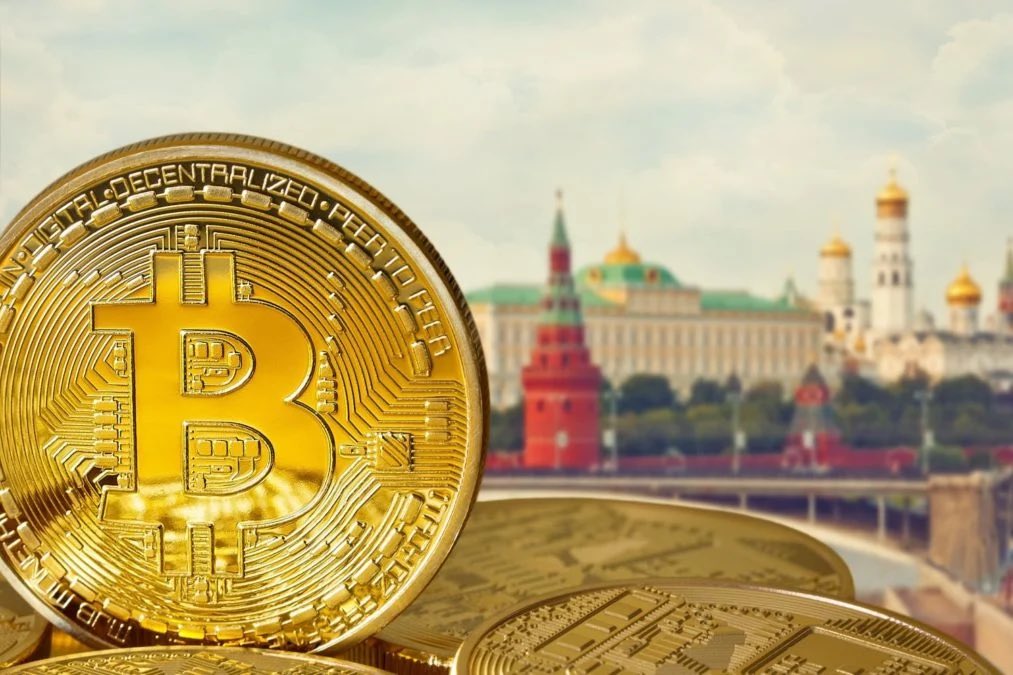 🇷🇺Paralarını çekemeyen Rus kripto para borsası Beribit'in müşterileri, borsanın ofisini bastı. Yönetim, paralarını alamayan kullanıcılara çikolata verdi.