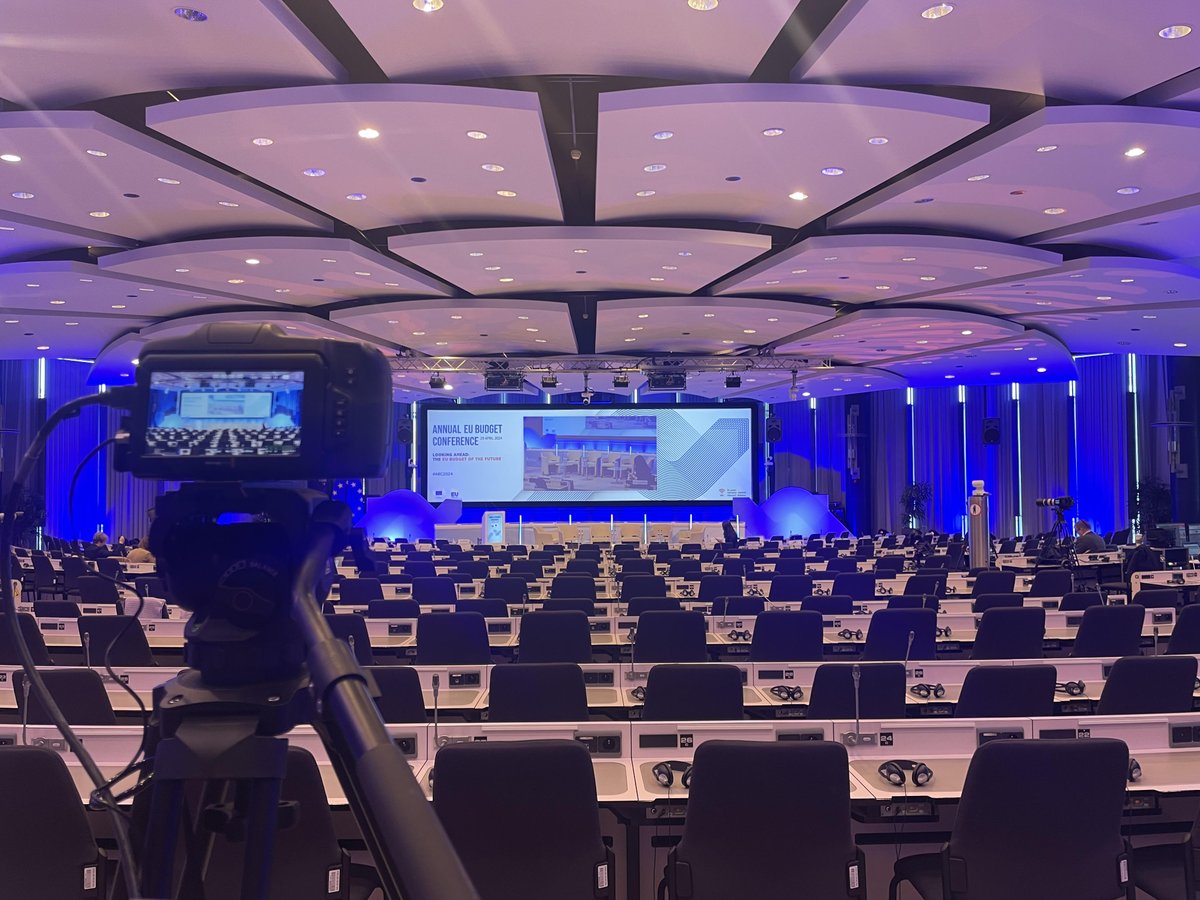 🚨 Join the Annual Budget Conference starting with the opening speech of #EUBudget Commissioner @JHahnEU! The event will focus on the topic 'Looking ahead: the EU budget of the future” ! 🇪🇺🚀 Follow the livestream here as of 09:45 : webcast.ec.europa.eu/annual-eu-budg…