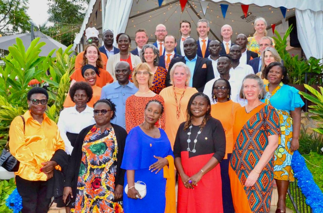 Looking back on a great King's Day ceremony at the Netherlands Residence last week. Thank you to all of you who joined us🍊 We would like to take this opportunity to extend a special thank you to the amazing sponsors that helped make this possible #partners #Kingsday2024