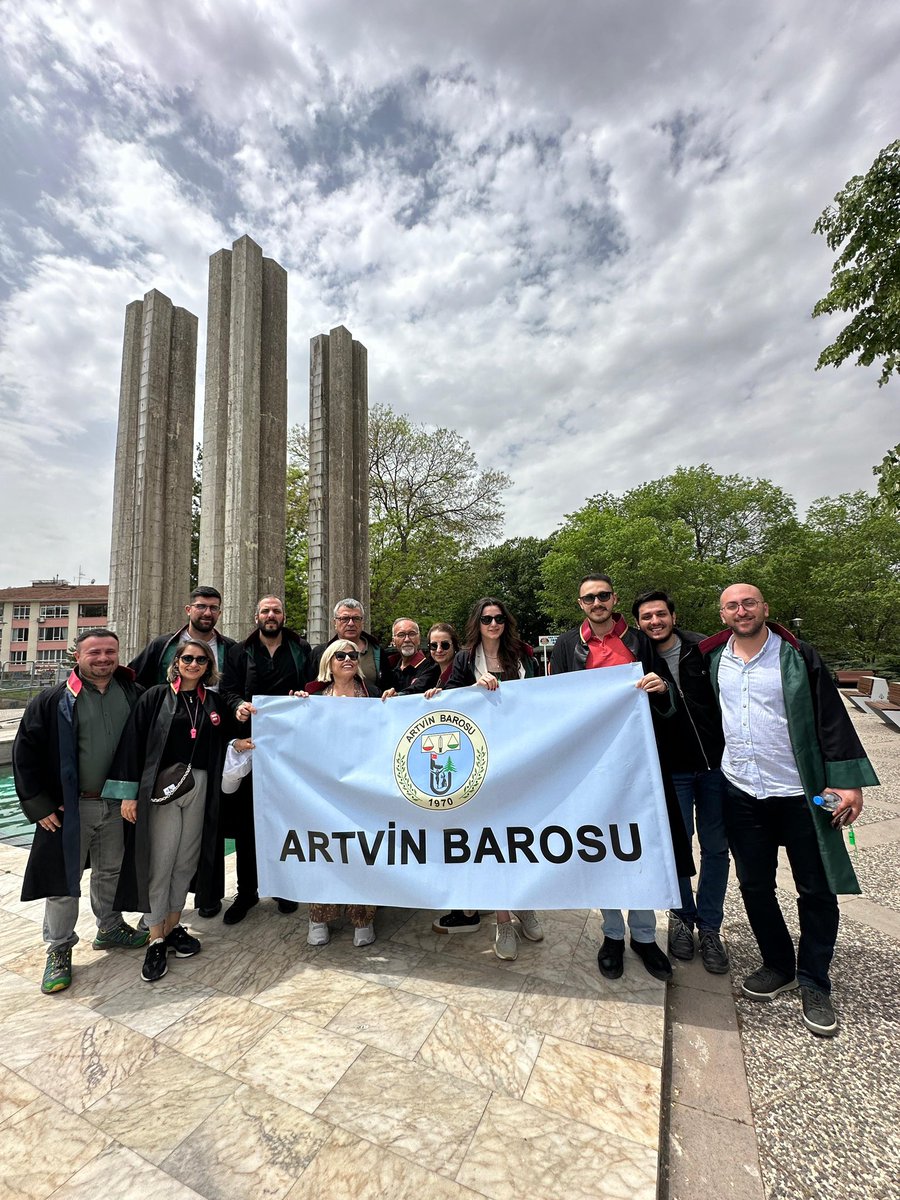 Baro Başkanımız Sn. Av. Ayla Varan, Baro Yönetim Kurulu Üyelerimiz ve Baromuza kayıtlı avukatlarımız 27 Nisan Cumartesi günü Ankara’da gerçekleştirilen #BüyükSavunmaMitingi’ne katılarak“Avukat İçin De Adalet” İstedi