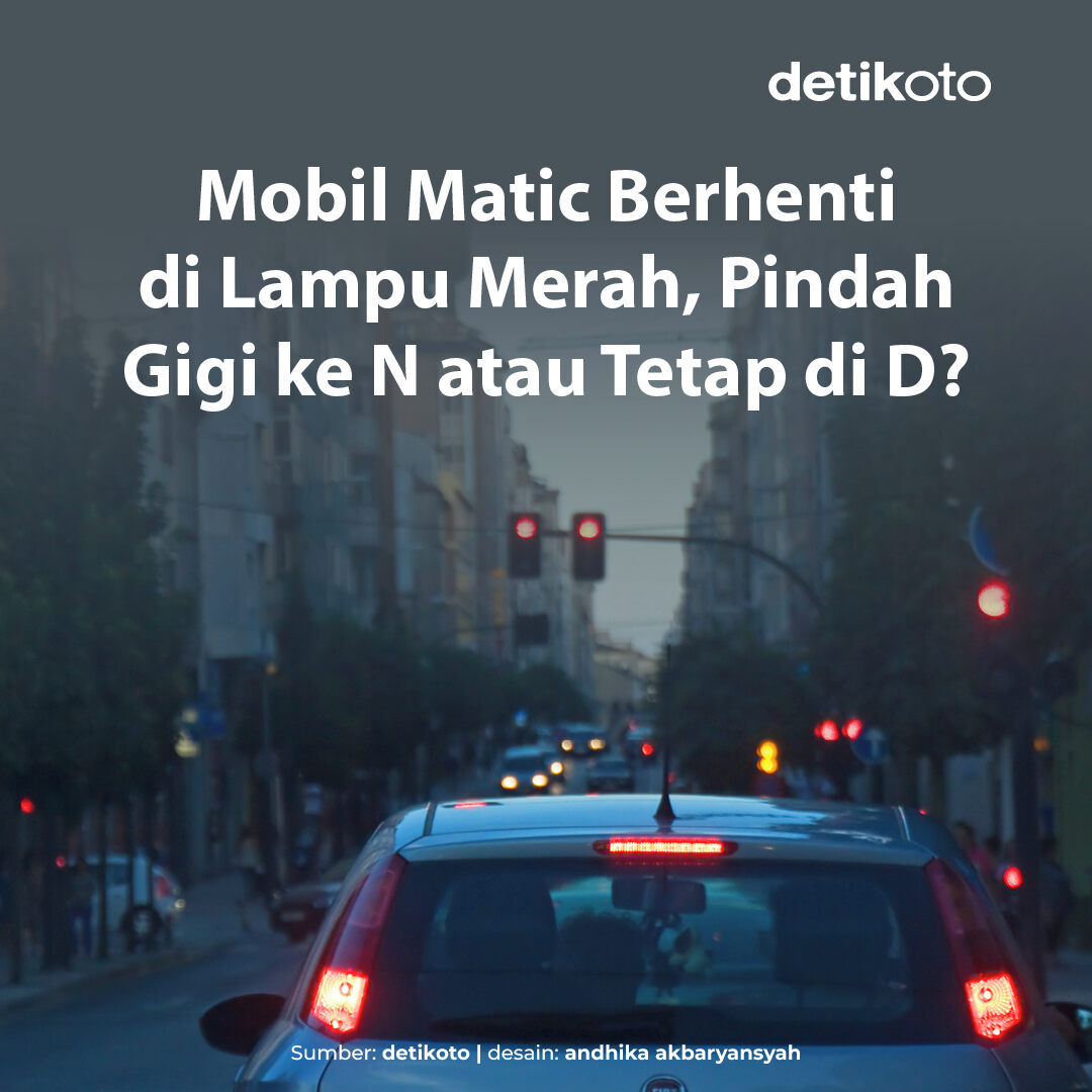 detikoto's tweet photo. Belakangan muncul pertanyaan ketika mobil matic dalam posisi diam menunggu lampu merah, tuas transmisi tidak perlu dipindahkan ke 'D' karena hanya sebentar. Tapi ada juga yang bilang harus dipindah ke N. Lalu mana yang tepat? 🤔
#detikoto #otomotif #mobil #transmisi https://t.co/L8zvRju2M4