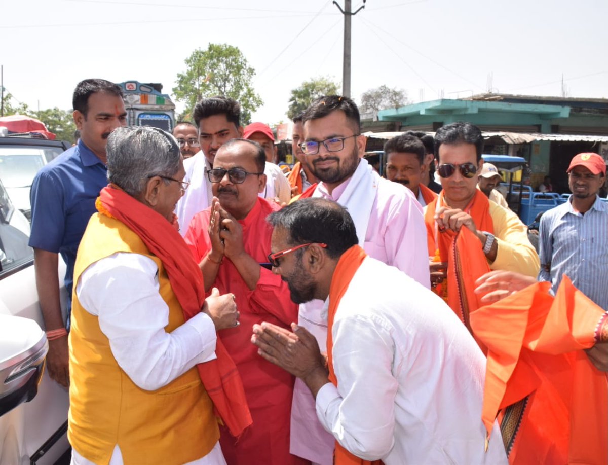 गोपालगंज जिला के दिघवा दुबौली पहुंचने पर पार्टी पदाधिकारियों और  कार्यकर्ताओं के द्वारा भव्य स्वागत किया गया l 

सबका कोटि-कोटि आभार l

#Gopalganj #Bihar