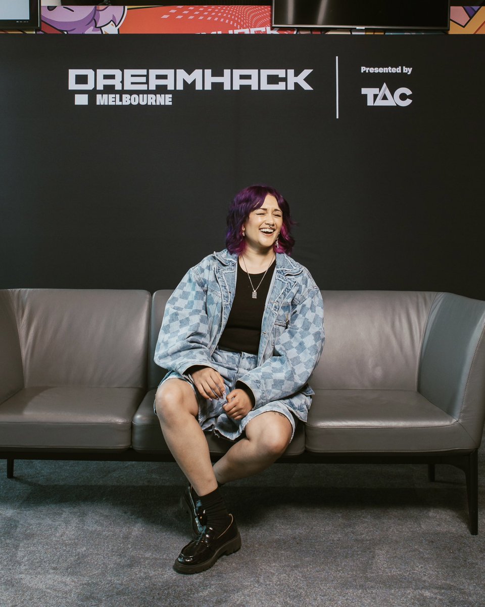 I was running around all over the weekend to the point where I ran here, sat down for minutes and ran out. In such a rush however this photo perfectly captures the pure happiness I felt throughout my time at @DreamHackAU , thank you for an unforgettable time 🥹💜