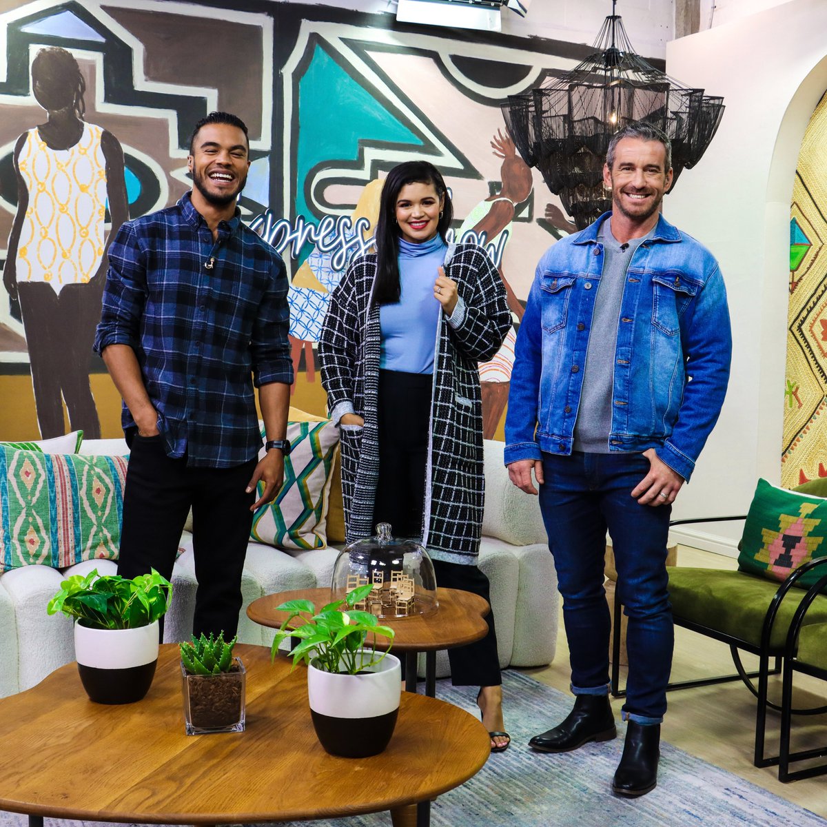Let's aspire to inspire this Monday! Shop the look at @WOOLWORTHS_SA in store, online or on the app: bit.ly/4aWAO5N #ExpressoShow #StyledByWoolies