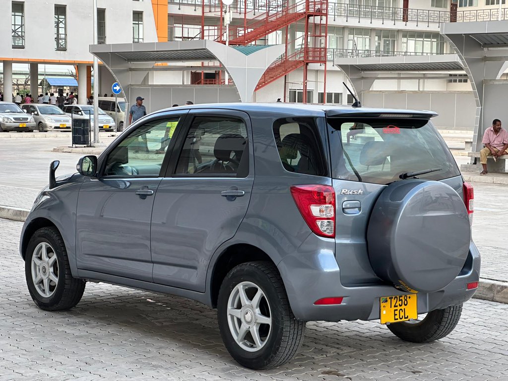 PRICE/BEI:24M 📞 255 693111003📌 TOYOTA RUSH(ECL) YEAR:2007 ENGINE CAPACITY:1490Cc ENGINE CODE:2SZ KILOMETER:42,000 AUTOMATIC TRANSMISSION COLOUR:GREY SPORTS RIMS,WINKERS,ANDROID RADIO,NEW TYRES,CLEAN SEATS VERY GOOD CONDITION✅