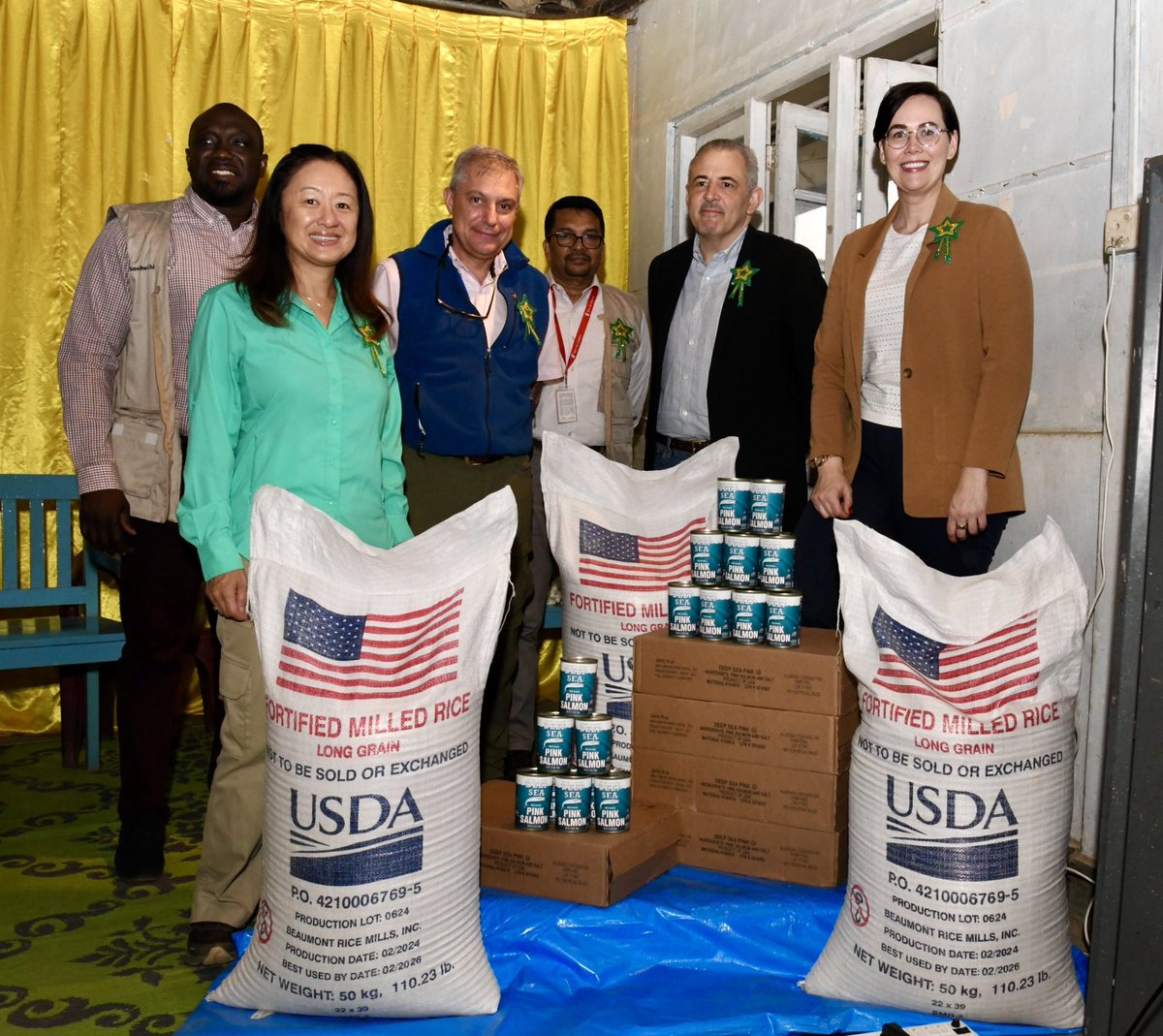 Today @USDA Under Secretary Taylor and I visited the Gamini Model Primary School in Kalukele village, joining Save the Children @SCISL, teachers and meal providers involved in @USDA's supplemental nutrition program. Our partnership with @SCISL supports schools across Sri Lanka,