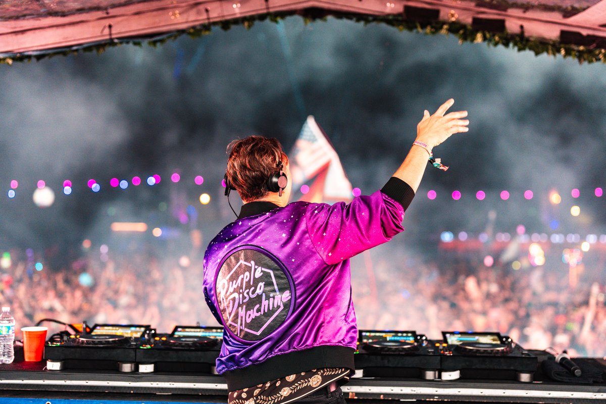 𝗛𝘆𝗽𝗻𝗼𝘁𝗶𝘇𝗲𝗱 by the groove of @PurpleDiscoM. 💜🪩🕺