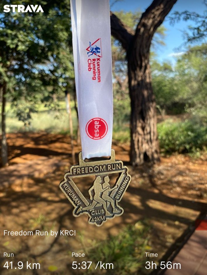 I hope it’s not too early for Medal Monday🤪🏃🏾‍♂️🥇 

Kuruman Running Club gave us Freedom Run on Freedom Day and we showed up because we are free, not dom!

#ModernGrootMan #MedalMonday #ShutUpAndRun