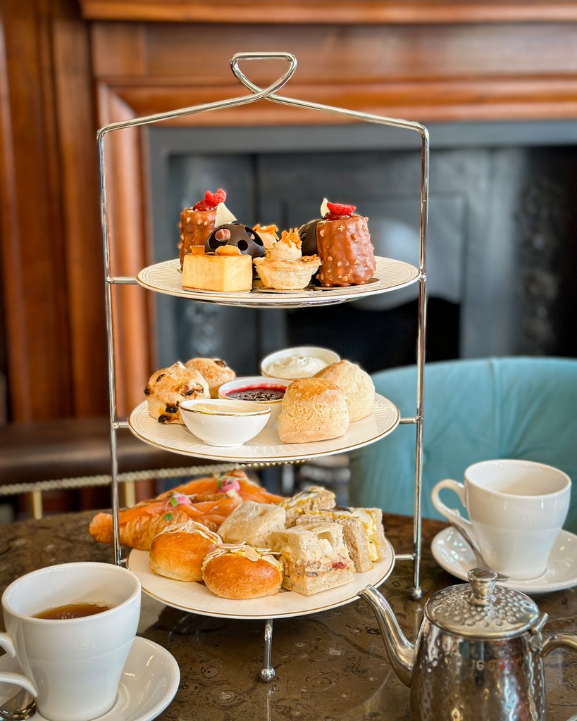 No plans for this bank Holiday weekend? Experience our delectable Afternoon Tea with your friends and family. 🥪 🍰 🫖 ⁠⁠Our Afternoon Tea is available for bookings during the entire bank holiday weekend.⁠ 

l8r.it/z7ce
⁠
#BewleysGraftonStreet #AfternoonTeaDublin