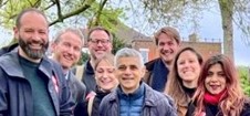 Yesterday I met @SadiqKhan, @kieronjwilliams and @LabourMarina in Southwark. We talked about #airquality, reducing NO2 through the #ULEZ and #CleanAirZones (supported by @LP_localgov), and reducing PM2.5. Sadiq signed my copy of his book called 'Breathe'. It was a good day!