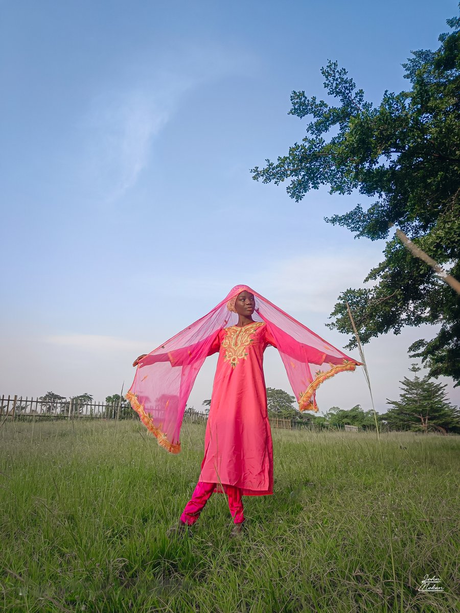 Graceful Reverie✨

Amidst the tranquil embrace of green grasslands, she embodies elegance and serenity, a vision in pink. With a gentle breeze caressing her veil, she whispers secrets to the wind, a portrait of grace and poise. 
#CAMON30Series 
#LeadingRole
Shot on mobile