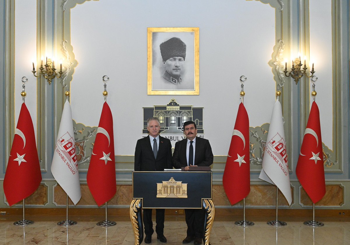 Vali-Mülkiye Başmüfettişi Sayın Ali Arslantaş, Valimiz @gul_davut’u ziyaret etti.