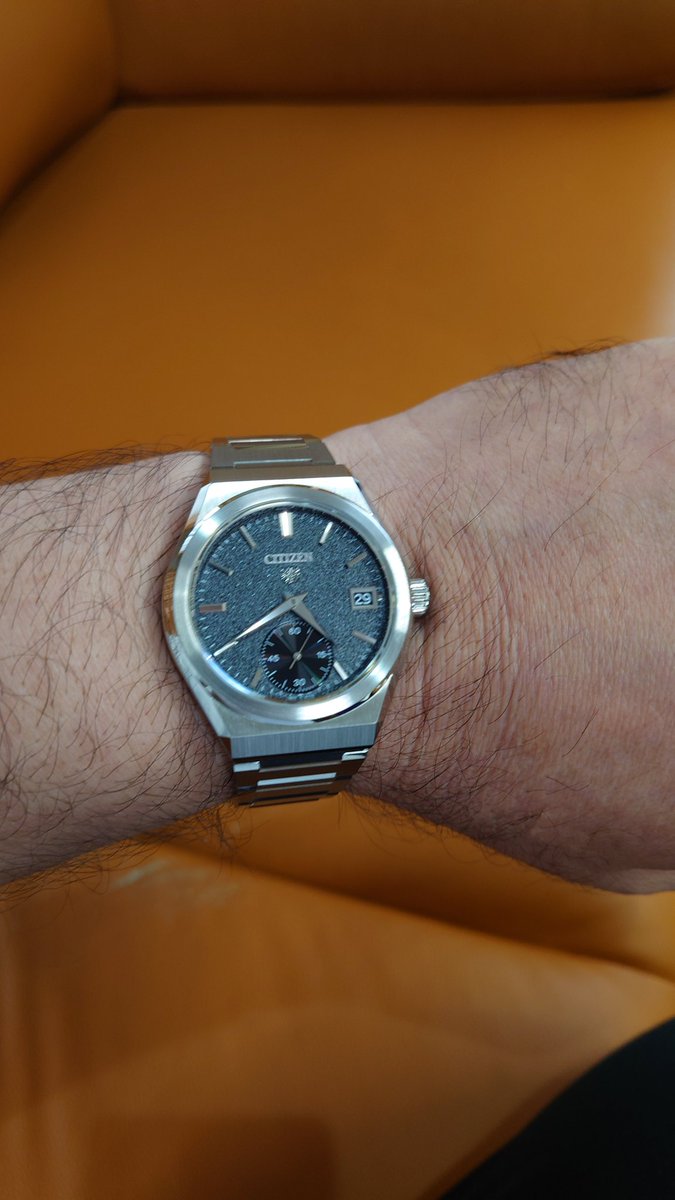 k37_hiro's tweet image. 久々に時計購入です。