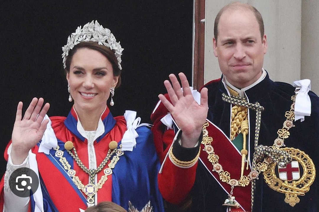 EnglishRose543's tweet photo. Happy 13th Anniversary #PrinceandPrincessofWales
The 'ones'who tried to break them have only made them stronger, William more protective, them closer to the King #BDAL & #LAL loved by the public, adored worldwide & more in love, they are an unbreakable team
#TeamWales 💪🥰🇬🇧 https://t.co/6CtZ9hTCbg