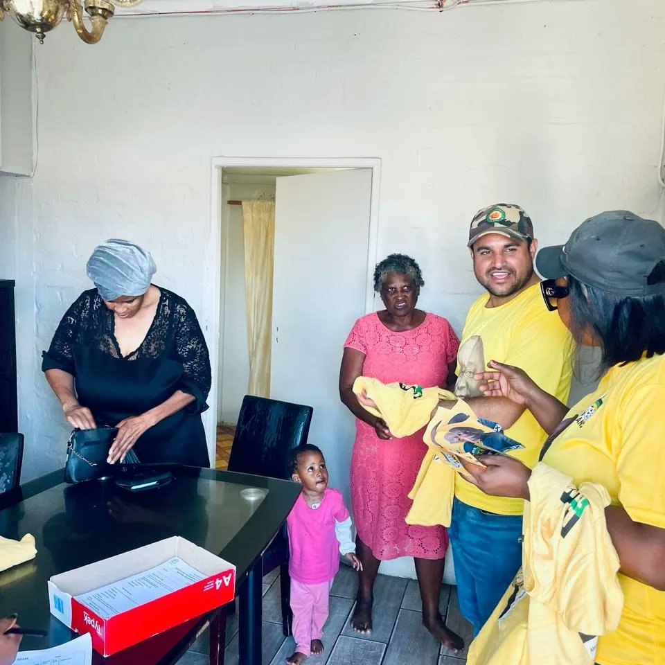 On the ground yesterday in Zwelethemba, Worcester engaging voters with our Secretary-General @MbalulaFikile, NEC member @supranomics, Human Settlements Minister & NEC member @mmkubayi & Provincial Secretary Neville Delport #Let'sDoMoreTogether #VoteANC2024