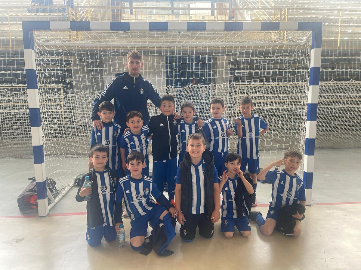 ✅ Victoria del prebenjamín sala por 7-4 frente al CF Ampa El Salvador. Los nuestros siguen aprendiendo y disfrutando cada día. ¡¡¡¡Enormes nuestros chicos!!!!👏🏽💪🏼👶🏼💙🤍💙