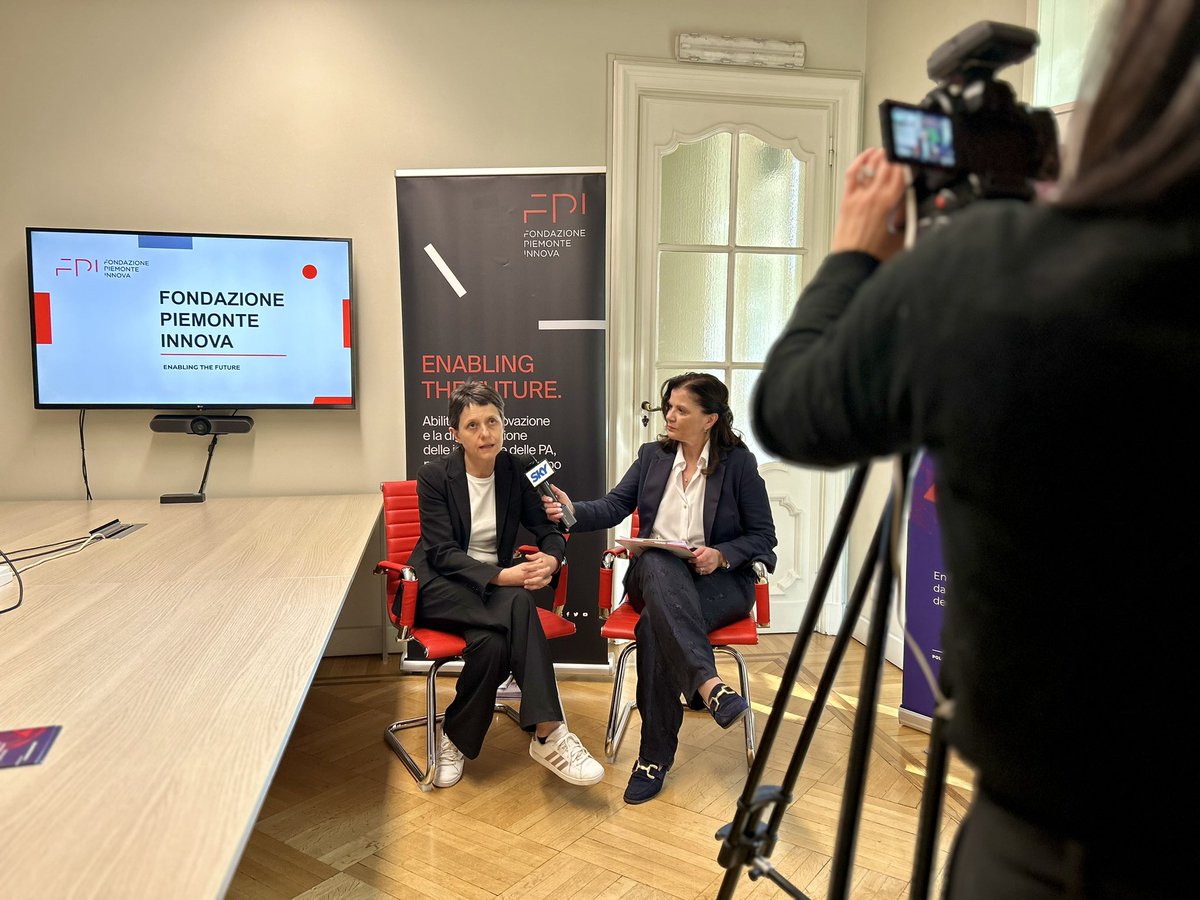 piemonteinnova's tweet photo. ๐บ Il #backstage del servizio tv andato in onda su @SkyItalia e @CanaleItalia sabato 27 aprile sulle attivitร della Fondazione quale soggetto gestore del @poloict e @cluster_smart.
#EnablingTheFuture #FPI #PoloICT https://t.co/wBrxUErpHq