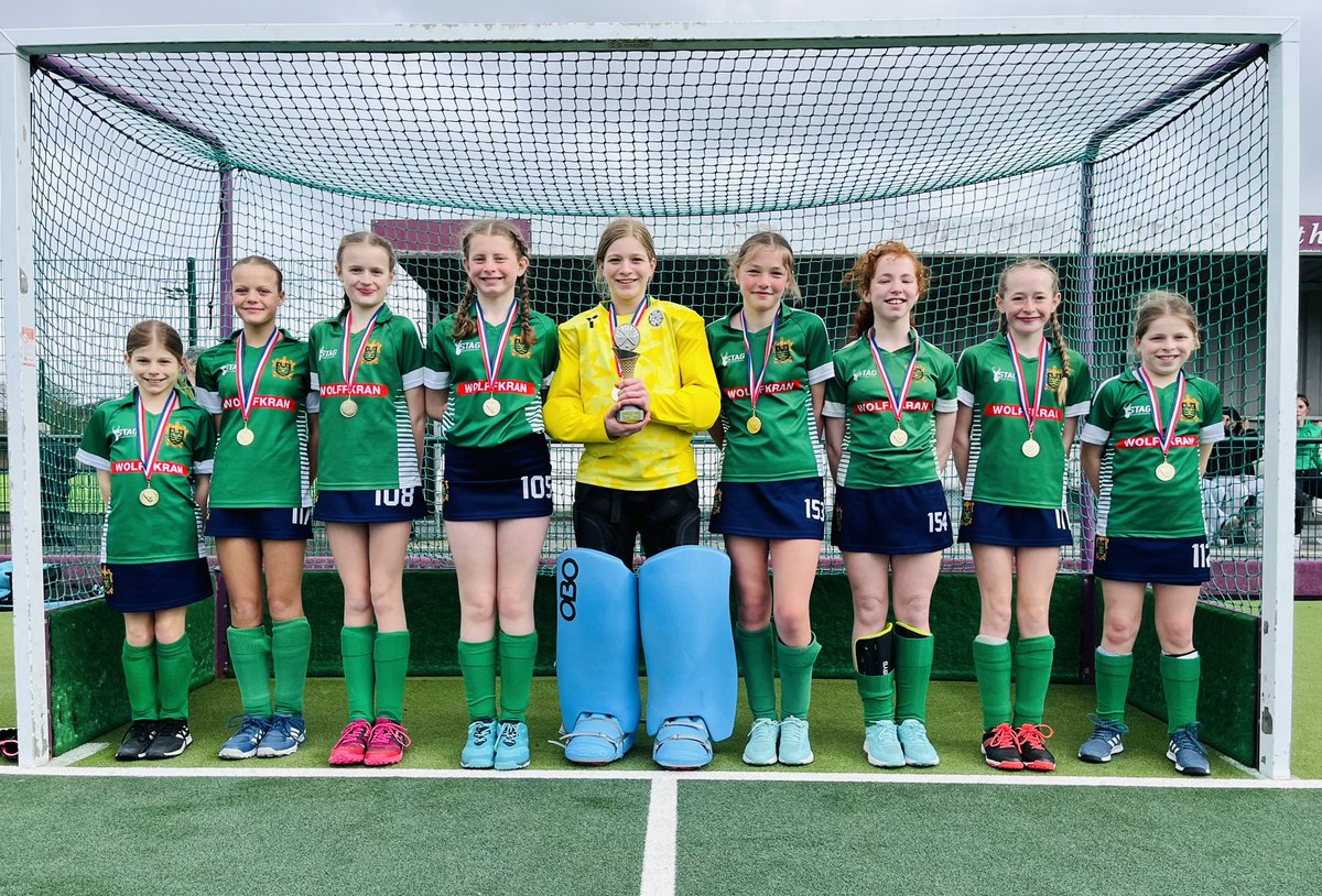 SlazHCJuniors's tweet image. Only two weeks ago the U12 Girls won the England Hockey U12 In2Hockey Yorkshire and North East Cup at Maiden Castle, Durham 🥇💚🏑🏆
National Finals is now less than two weeks away! #SlazengerHC #EnglandHockey