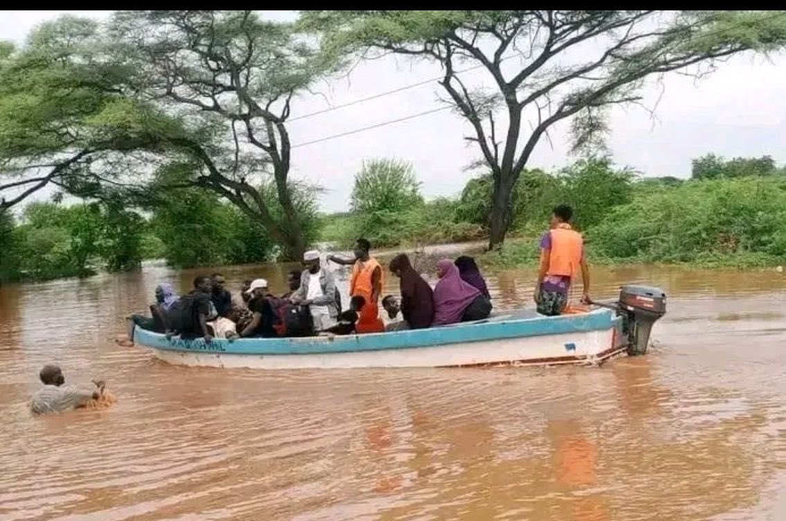 Garissa - Madogo Road chaos: KENHA, your move is required. Flooded ,Impassable highways trapping vulnerable communities. 
@ActivistaGsa @Garissapress @DekowMajor @HonAdenDuale @KURAroads #GarissaFloods #KenHAKenya @Nathif_J_Adam