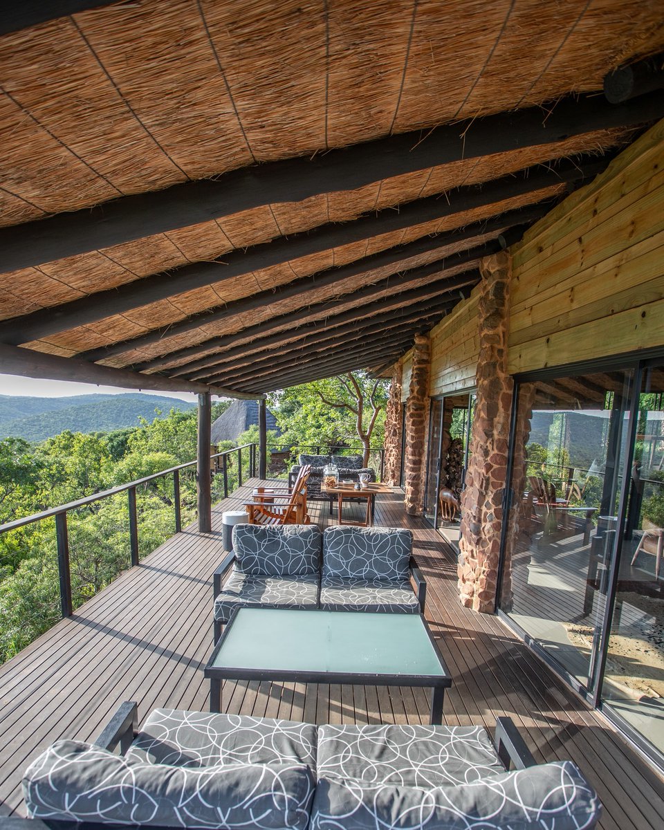 📍LEOPARD MOUNTAIN : So many choices to choose from of our #LuxuriousSpaces to enjoy a breath taking view.
.
.
.
#triedandtested #africansafaricollective #furthertogether #leopardmountain  #manyoniprivategamereserve #zululand #kzn family #community #luxuriousspaces #viewsfordays