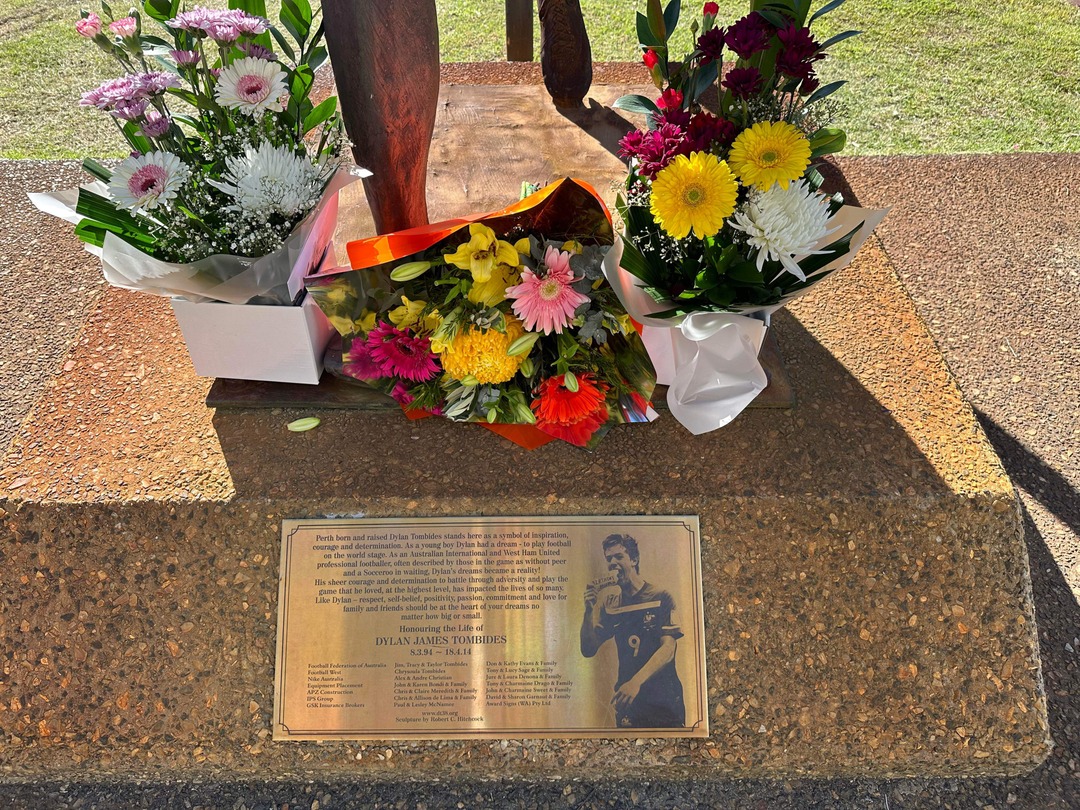 Family love ❤️ Dylan Tombides’ Auntie, Karen Bondi, visiting his memorial statue in Perth on April 18th, the 10th anniversary of his passing 🙏 #WeAreDT38