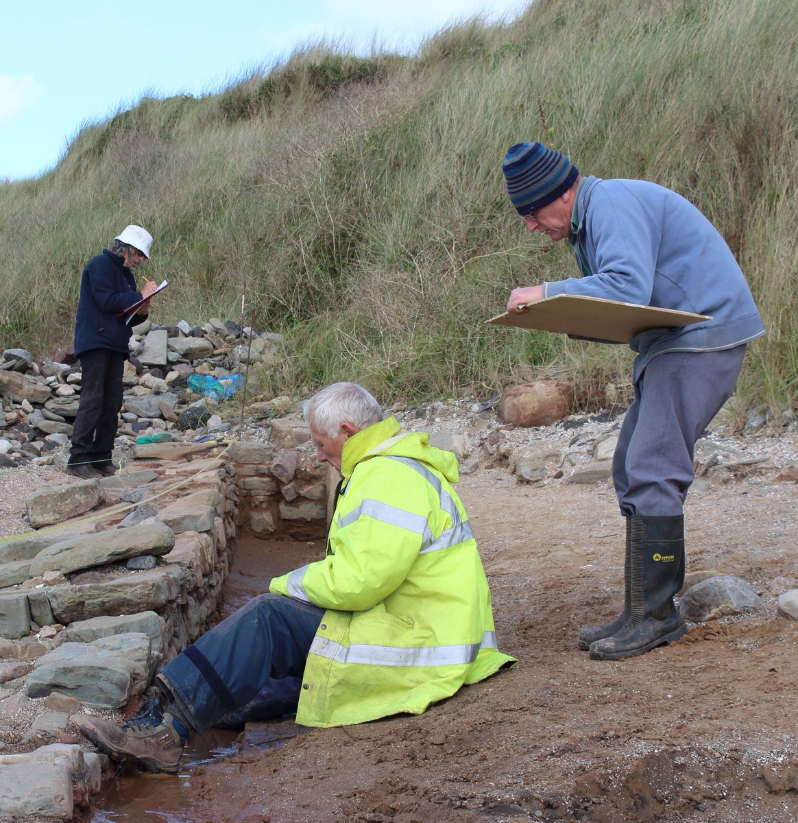 📖 🖥️ The Dyfed Historic Environment Record, or HER, collects and organises information on all known sites, monuments, features and artefacts of archaeological and/or historical interest in the counties of Carmarthenshire, Ceredigion and Pembrokeshire.