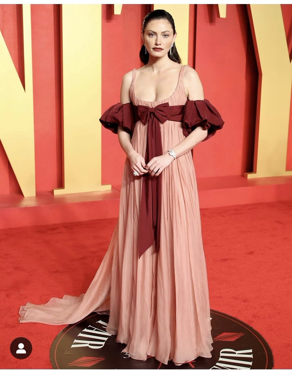 Phoebe Tonkin wears Oscar De La Renta Couture
